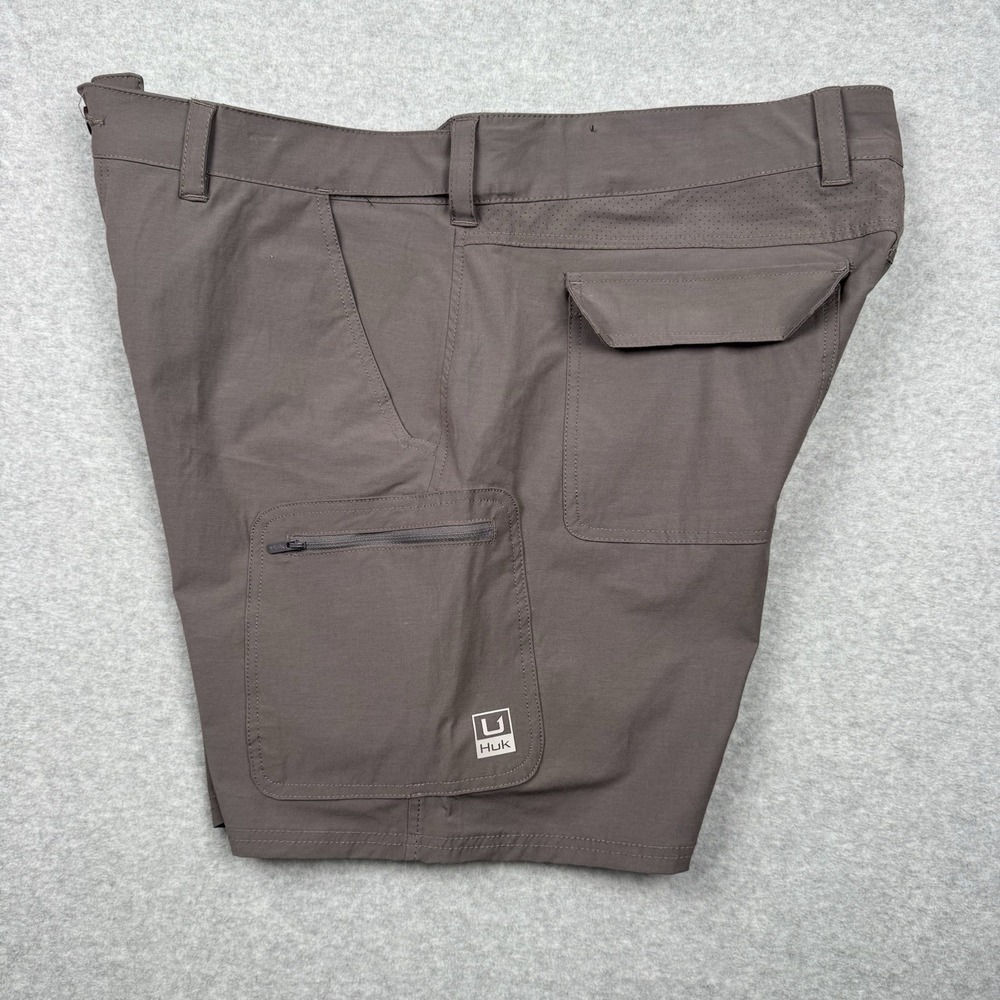 Huk Fishing Cargo Shorts Mens XXL Gray Next Level Performance H2000173 Stretch